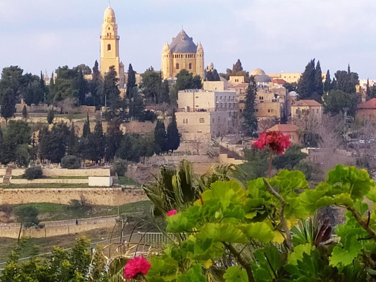 Ferienwohnung Cozy Garden Jerusalem Exterior foto