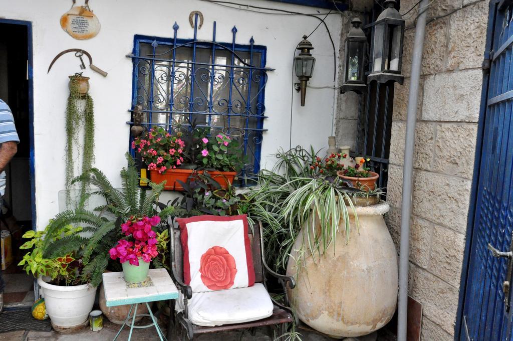Ferienwohnung Cozy Garden Jerusalem Exterior foto