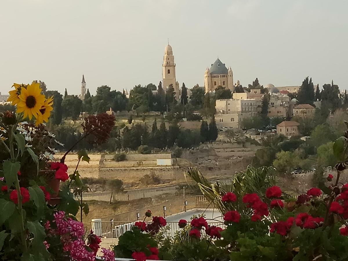 Ferienwohnung Cozy Garden Jerusalem Exterior foto